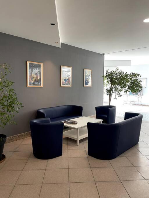 Appartement Vue Mer, 5Min A Pied De La Plage, Parking Prive Vallauris Dış mekan fotoğraf