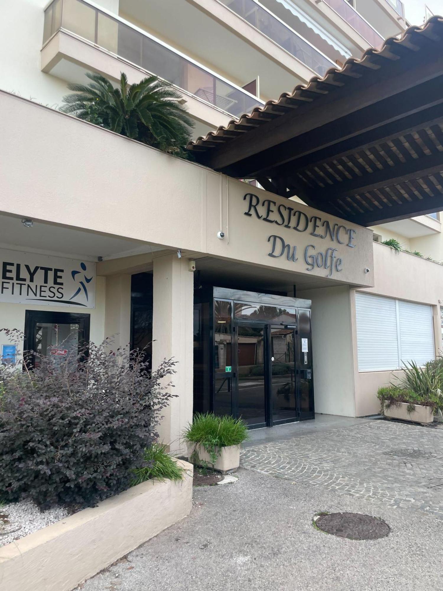 Appartement Vue Mer, 5Min A Pied De La Plage, Parking Prive Vallauris Dış mekan fotoğraf